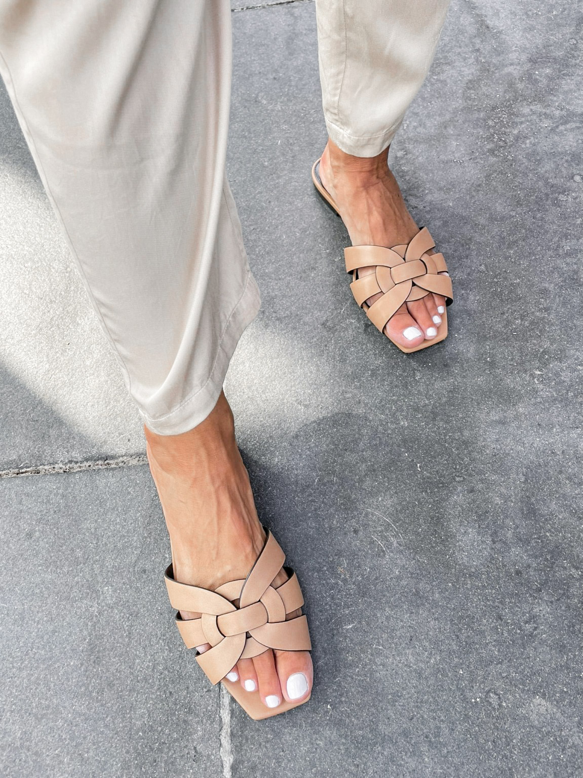 15+ Women's Comfortable Flat Shoes That'll Make Your