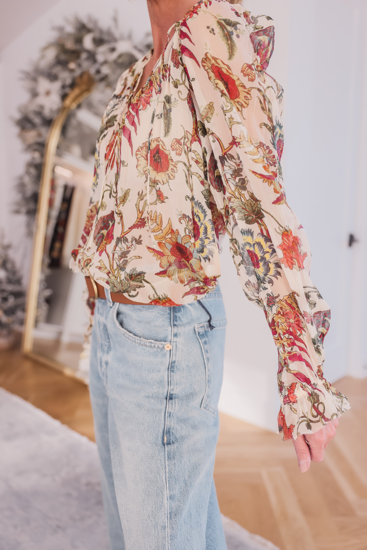 Silk Floral Blouse & Baggy Jeans | Casual Holiday Outfits