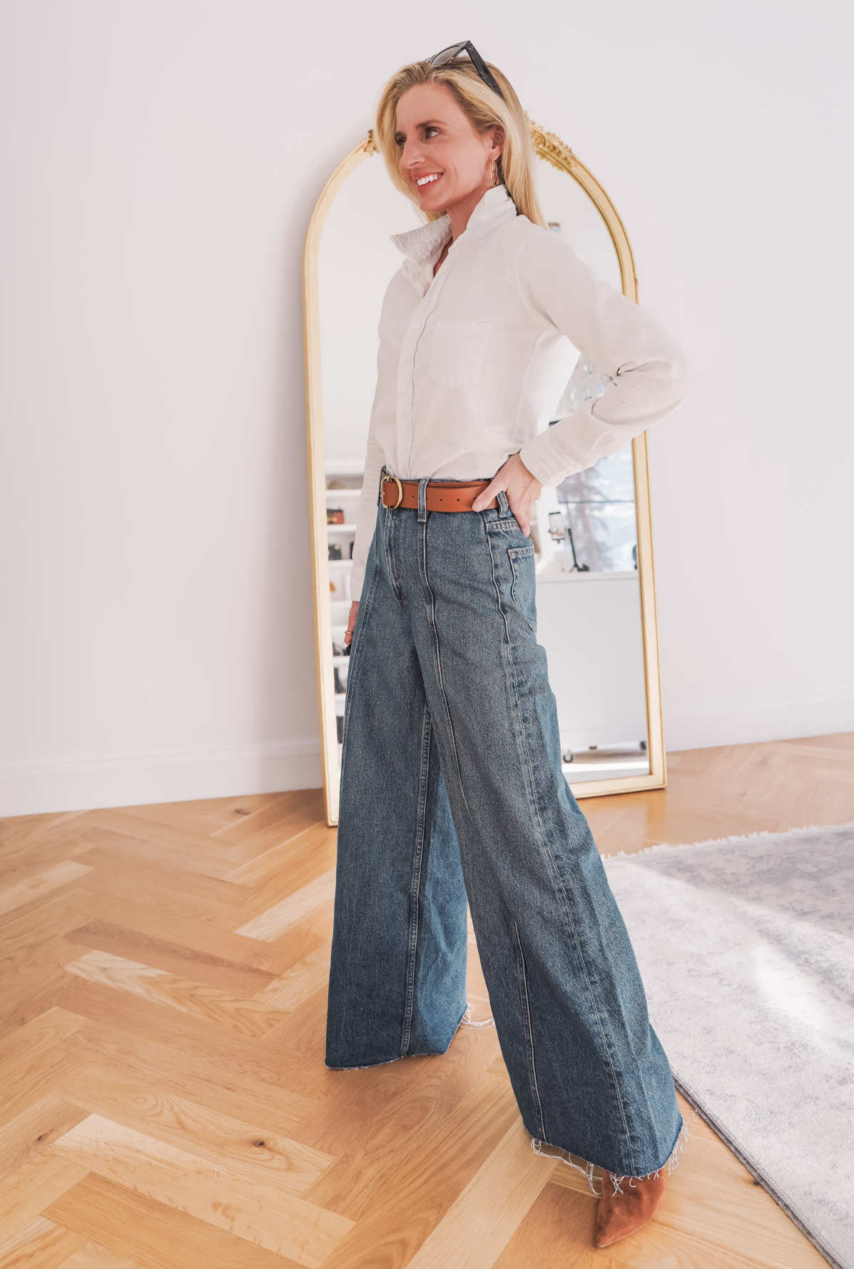 How to Look Taller in Baggy Jeans