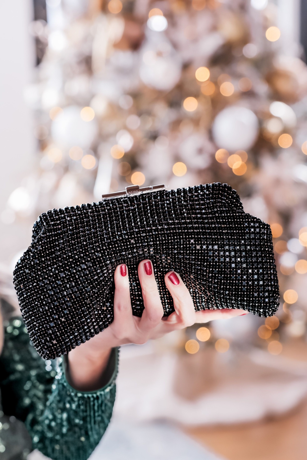 tylish holiday accessories 