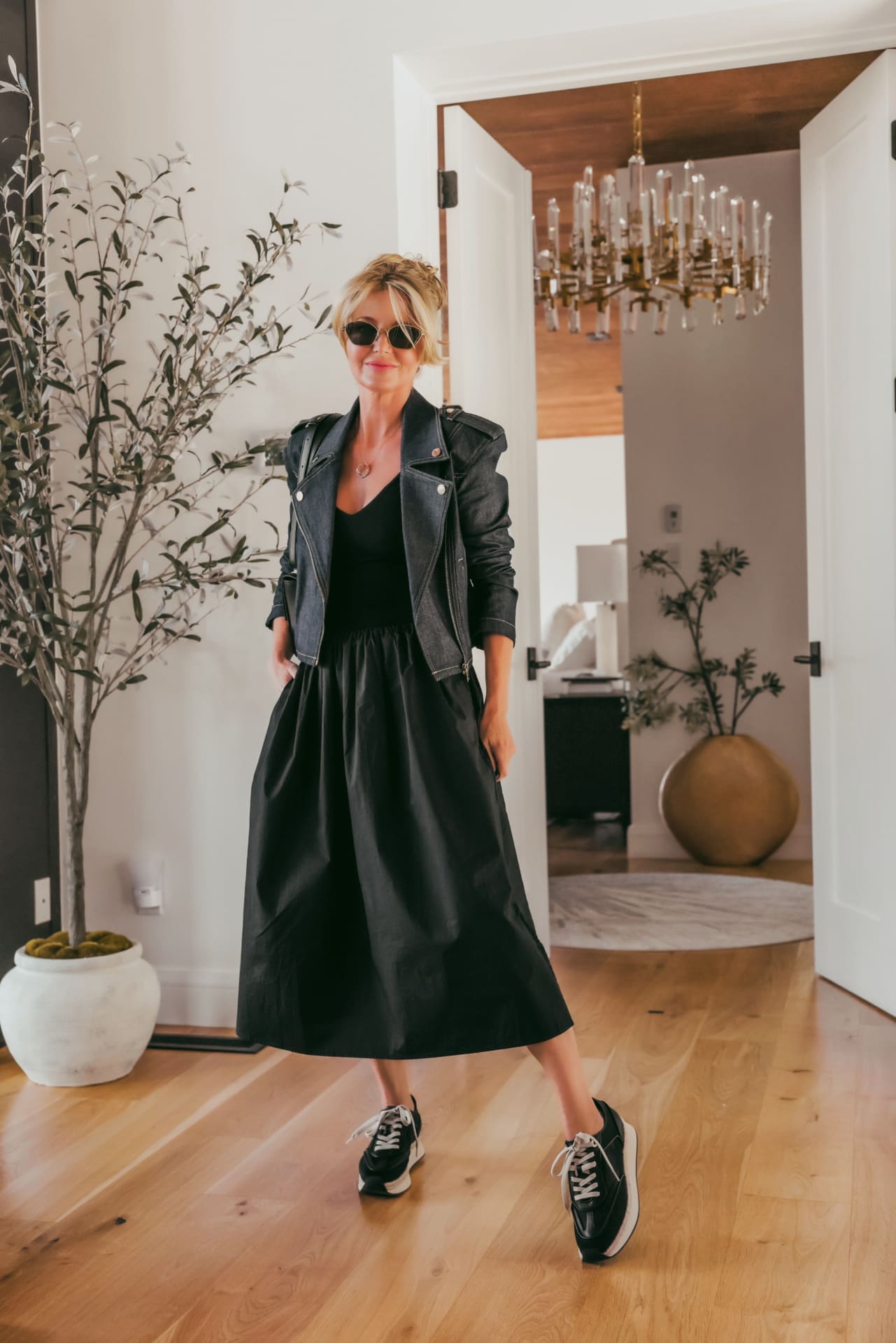 How To Look Slimmer in a Dress Flattering Style Tips How To Look Slimmer in a Dress Flattering Style Tips